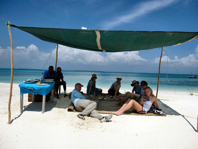 Lunch on sandbar.JPG